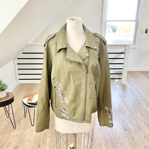 NWT Colleen Lopez, olive green biker, faux leather floral, embroidered jacket - Picture 8 of 8